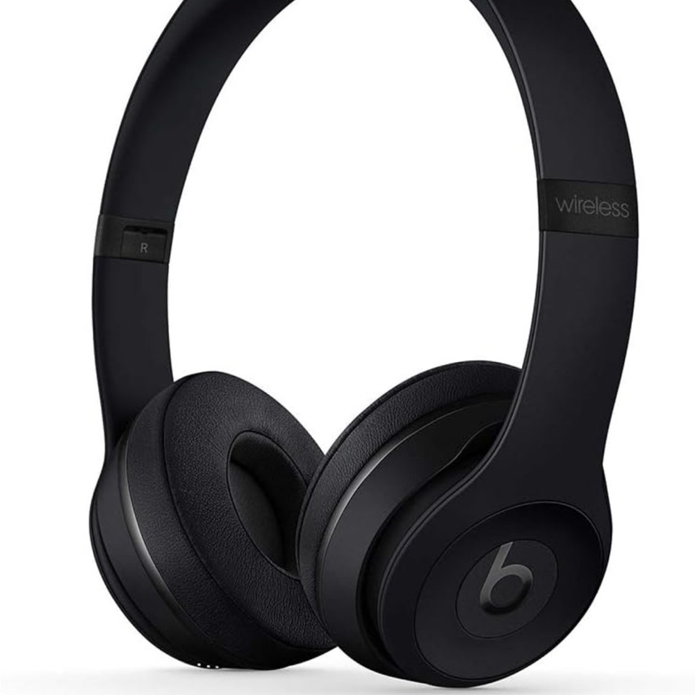 Beats Solo 3 Wireless Headphones with charging cord